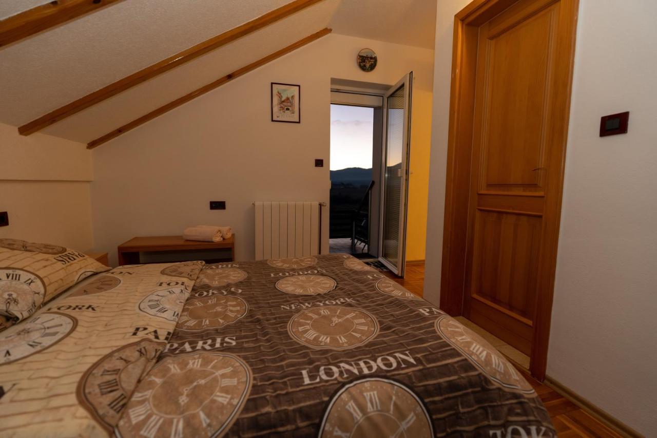 Hotel Apartman Miramare Otočac Esterno foto