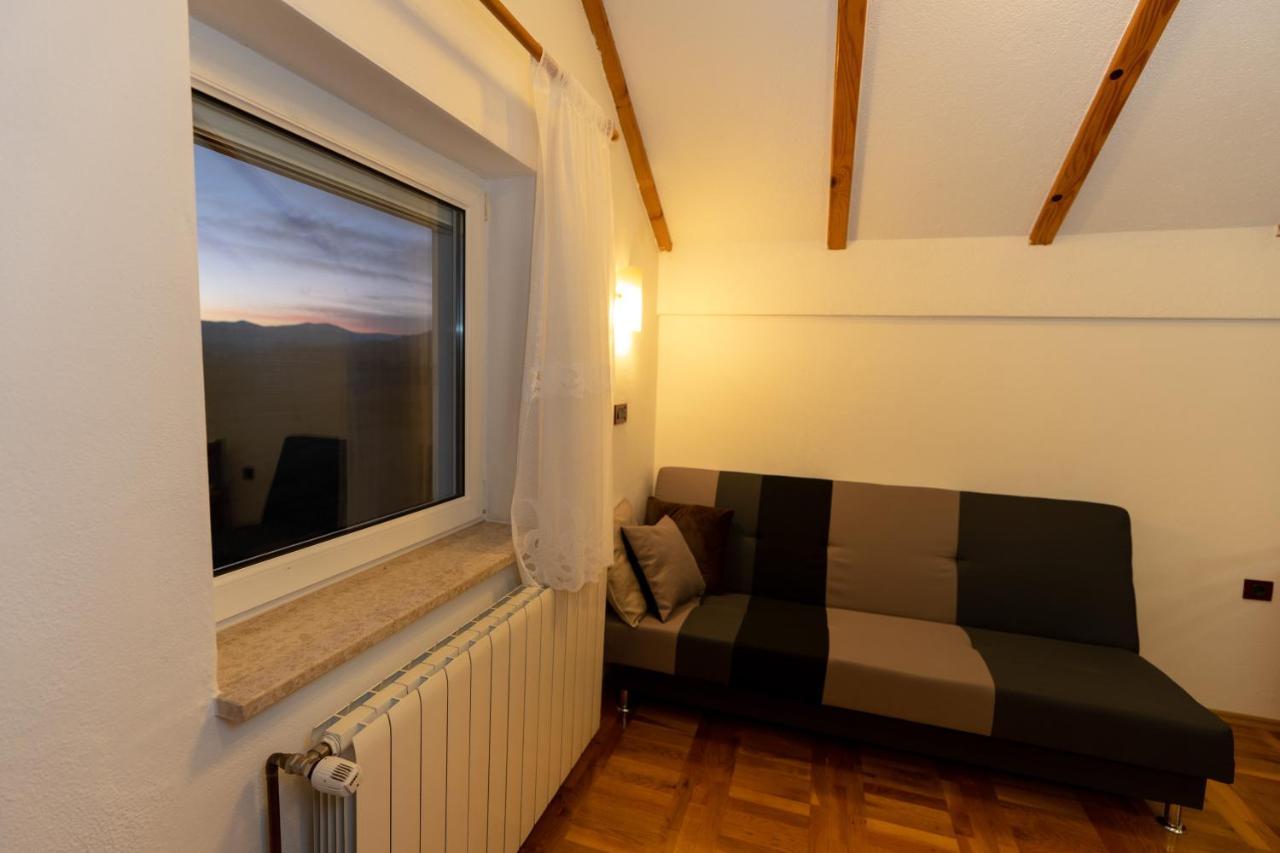 Hotel Apartman Miramare Otočac Esterno foto