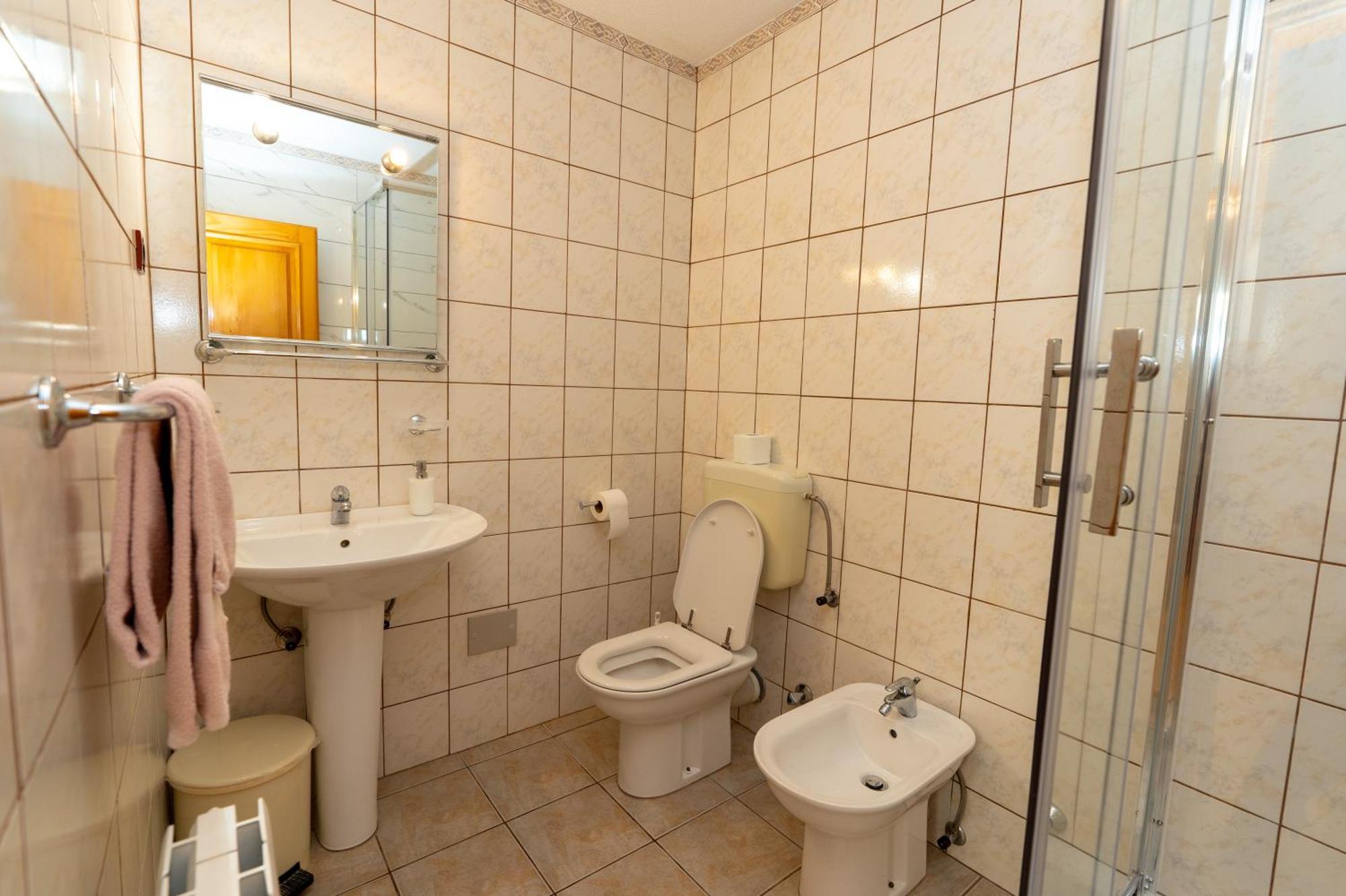 Hotel Apartman Miramare Otočac Esterno foto