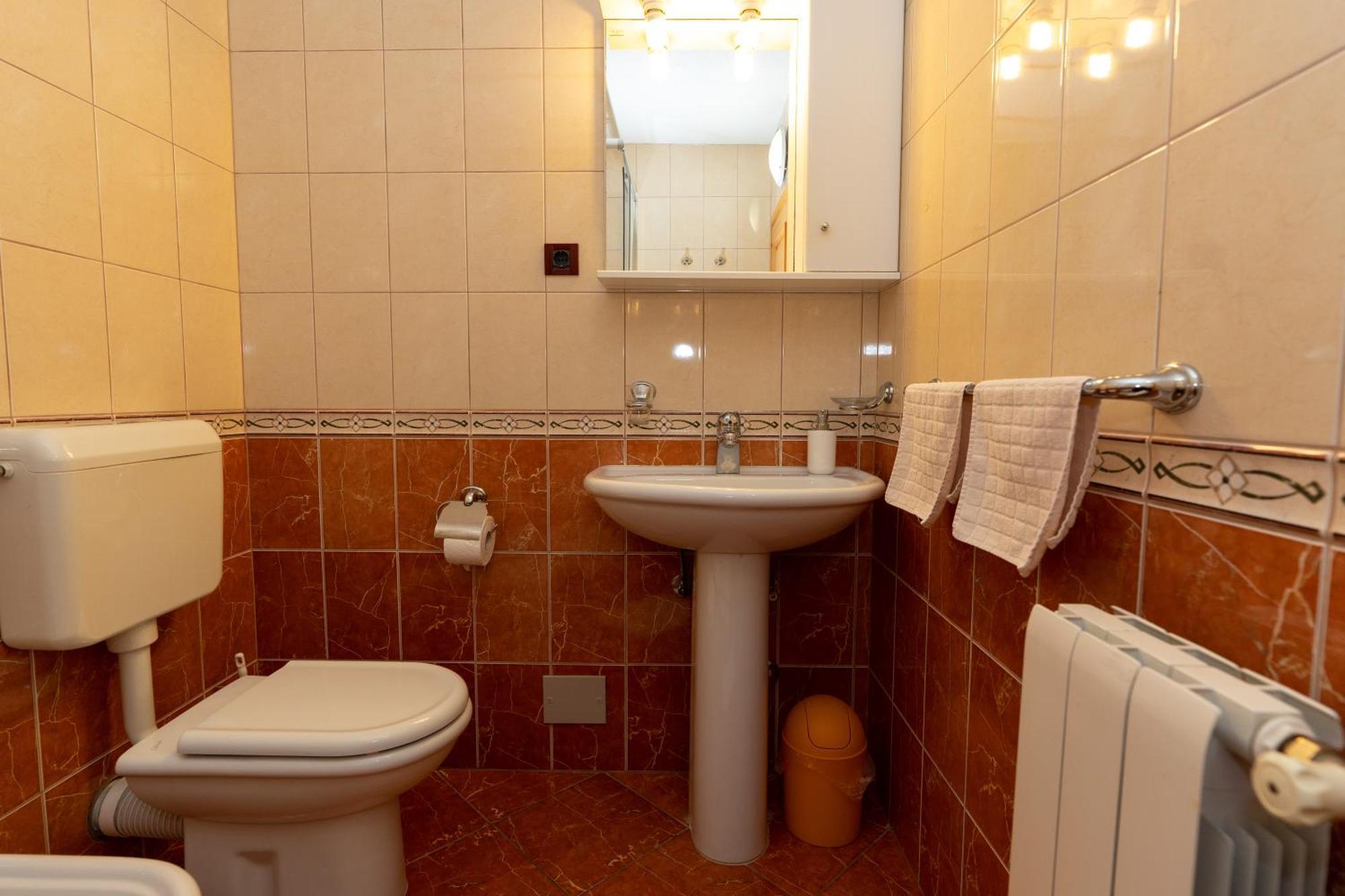 Hotel Apartman Miramare Otočac Esterno foto