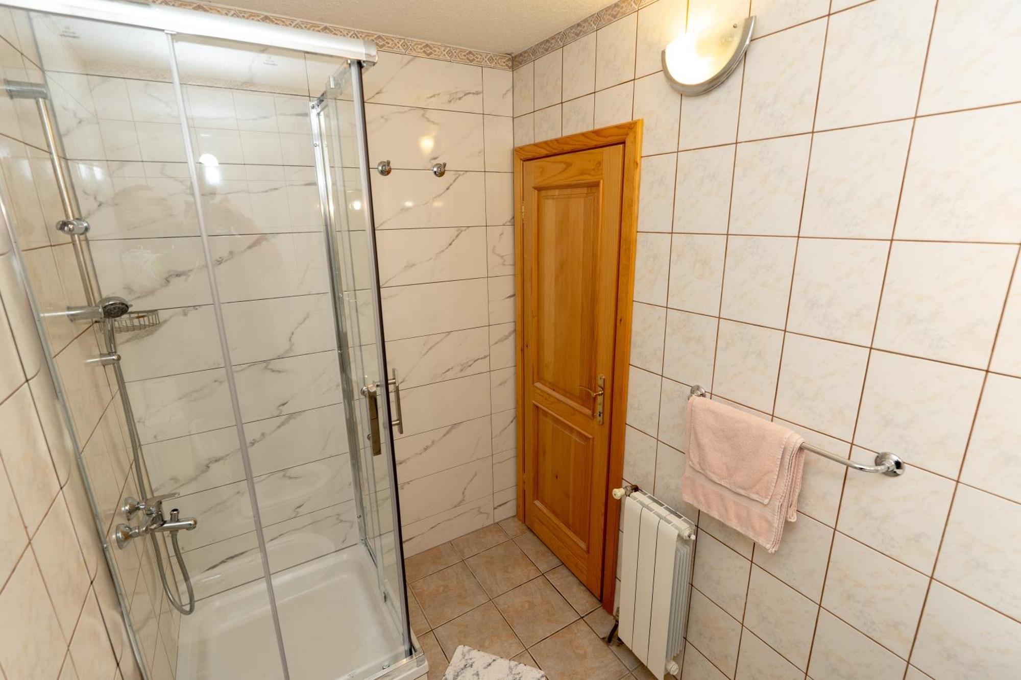 Hotel Apartman Miramare Otočac Esterno foto