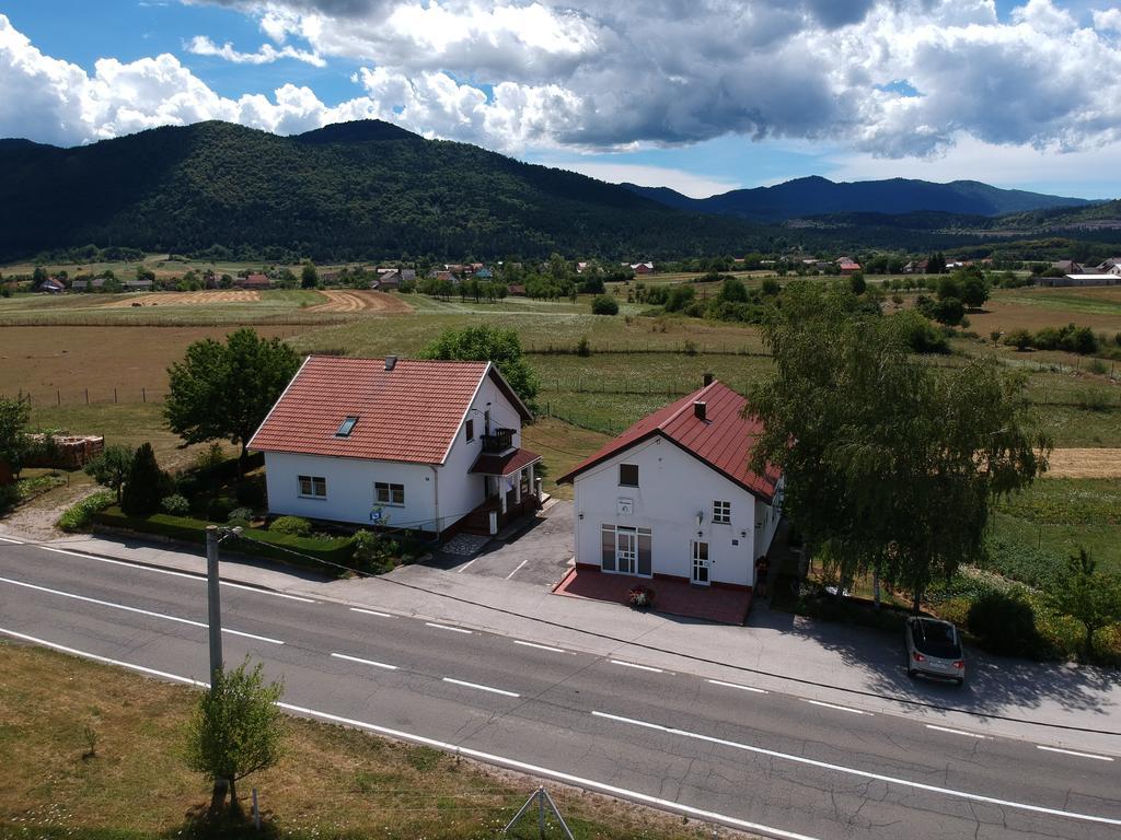 Hotel Apartman Miramare Otočac Esterno foto