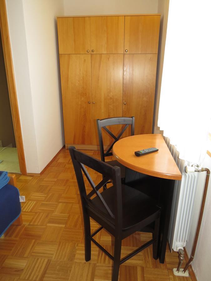 Hotel Apartman Miramare Otočac Esterno foto