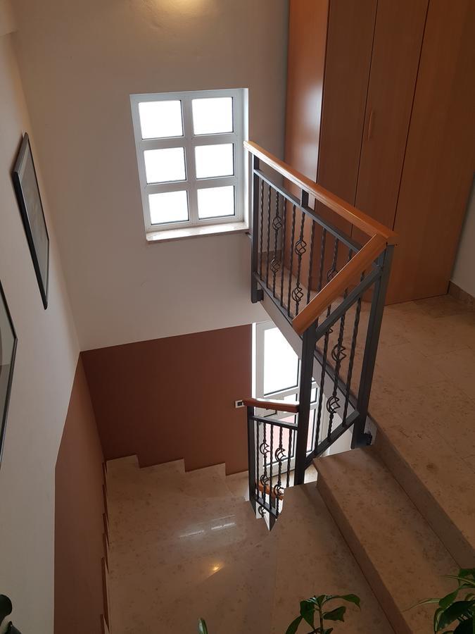 Hotel Apartman Miramare Otočac Esterno foto