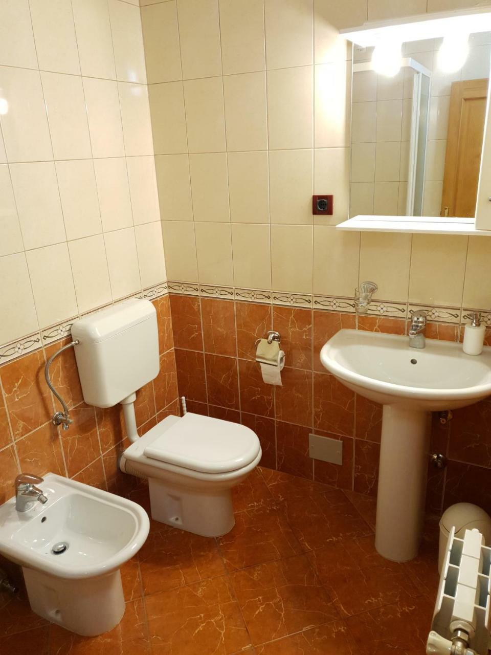 Hotel Apartman Miramare Otočac Esterno foto