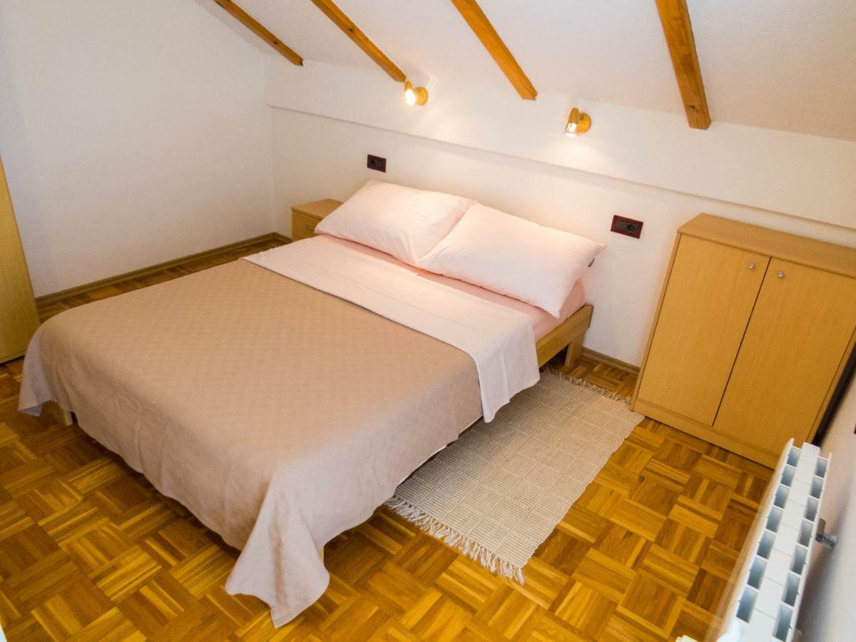 Hotel Apartman Miramare Otočac Esterno foto